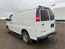 2017 GMC Savana - Photo 3