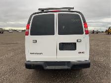 2017 GMC Savana - Photo 4