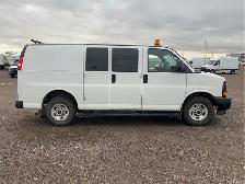 2017 GMC Savana - Photo 6
