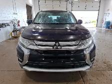 2017 Mitsubishi Outlander - Photo 2