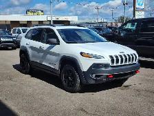 2016 Jeep Cherokee 4WD 4dr Trailhawk - Photo 3