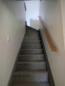 Large Spacious 1 Bedroom Upper Apartment Unit - Photo 2