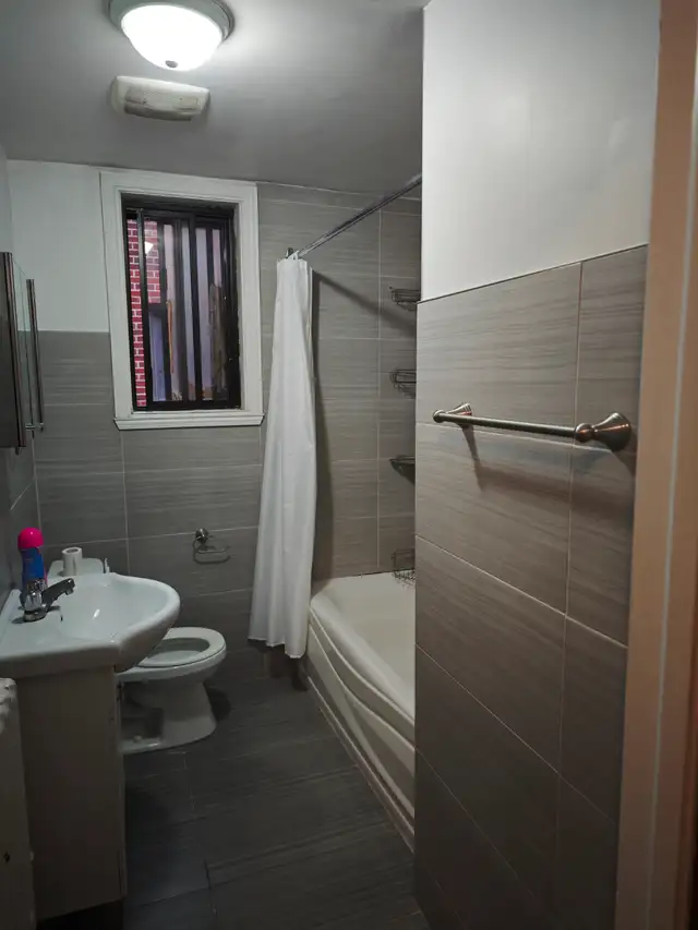 Renovated Bathroom large 3 ½ w/one bedroom in CDN. October