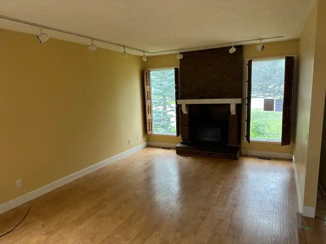 Available October 1st. 3 bedroom 1.5 bathroom in Ranchlands nw.