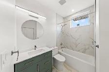 East York 1 BR Apartment near Coxwell subway $2100 incl. util. - Photo 2
