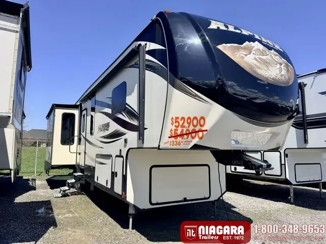 2016 KEYSTONE ALPINE 3510RE Fifth Wheel