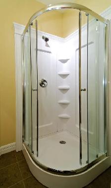 Downtown Fully Furnished Bachelor Across Victoria Park - Photo 9