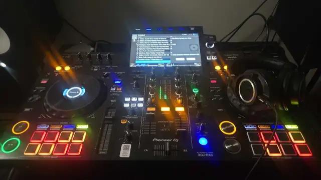 Looking for a DJ job