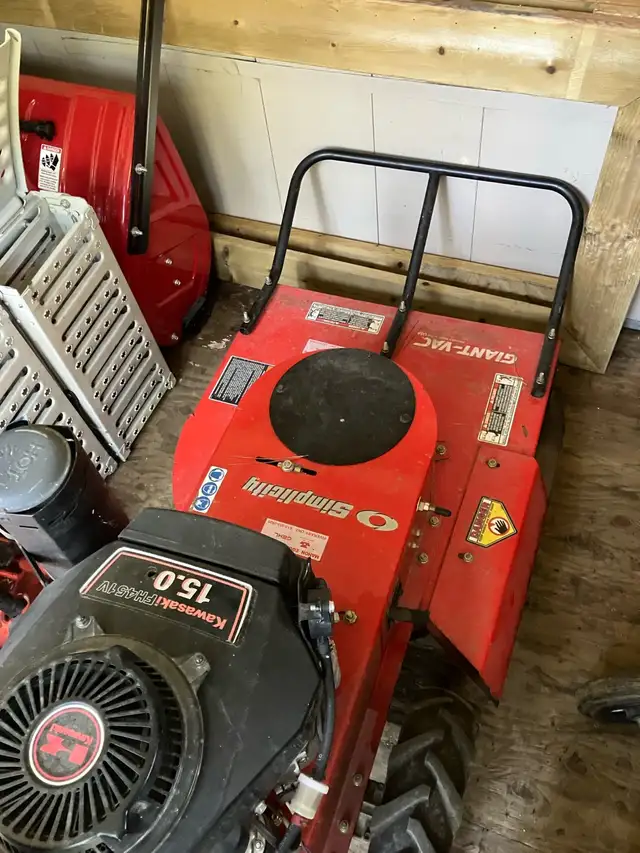 Snapper HighVac Hydrostatic Drive Bush Cutter