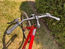 VÉLO HYBRIDE ( peu utilisé ) - Photo 4