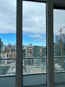 Downtown Toronto Condo– Private Bed-Utilities & 1G WIFI included