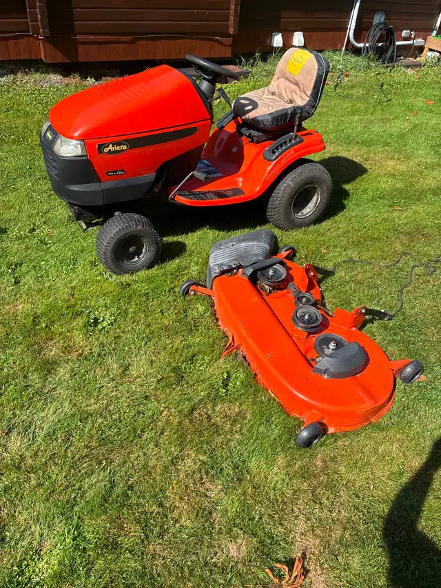 Ariens lawn tractor with 46" deck
