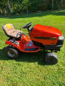 Ariens lawn tractor with 46" deck - Photo 4