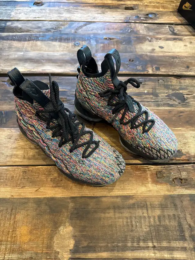 Nike LeBron XV Basketball Shoes - Boys Size 5.5