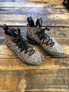 Nike LeBron XV Basketball Shoes - Boys Size 5.5