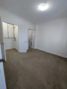 3 Bedroom/ 4 Bathroom Home - Downtown Brampton $3,395  Utilities - Photo 3