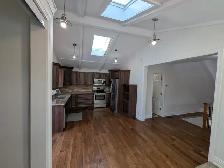 3 Bedroom/ 4 Bathroom Home - Downtown Brampton $3,395  Utilities - Photo 10