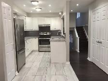Mineola West, Port Credit, Mississauga, 3BR, 2Bth House for Rent - Photo 2