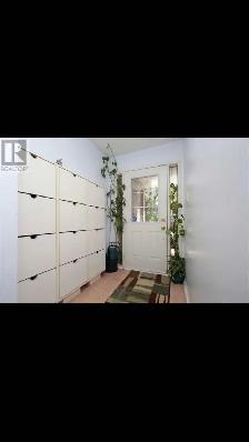 Room Available to Share in Etobicoke for Male - Photo 2