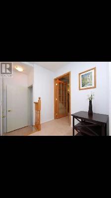 Room Available to Share in Etobicoke for Male - Photo 3