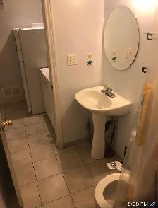 Room Available to Share in Etobicoke for Male - Photo 7