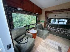 Attention Couples, Pristine 5th Wheel, Must Go, Priced to Go! - Photo 3