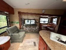 Attention Couples, Pristine 5th Wheel, Must Go, Priced to Go! - Photo 4