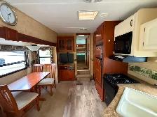 Attention Couples, Pristine 5th Wheel, Must Go, Priced to Go! - Photo 5