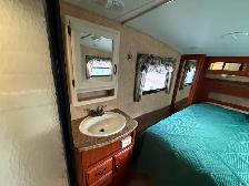 Attention Couples, Pristine 5th Wheel, Must Go, Priced to Go! - Photo 8