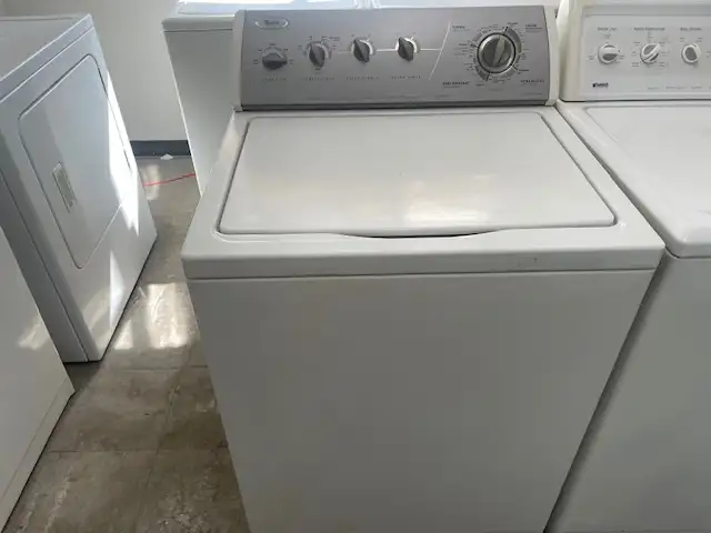 Laveuse seule traditionnelle blanche Whirlpool