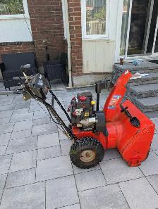 Ariens Two Stage Snow Blower 24 Inch With Electric Start READ DE - Photo 2