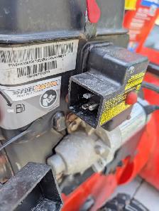 Ariens Two Stage Snow Blower 24 Inch With Electric Start READ DE - Photo 7