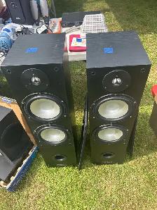 Garage sale - Photo 2