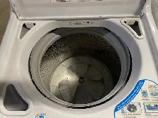 Laveuse sécheuse top load blanches grande capacité Maytag - Photo 3