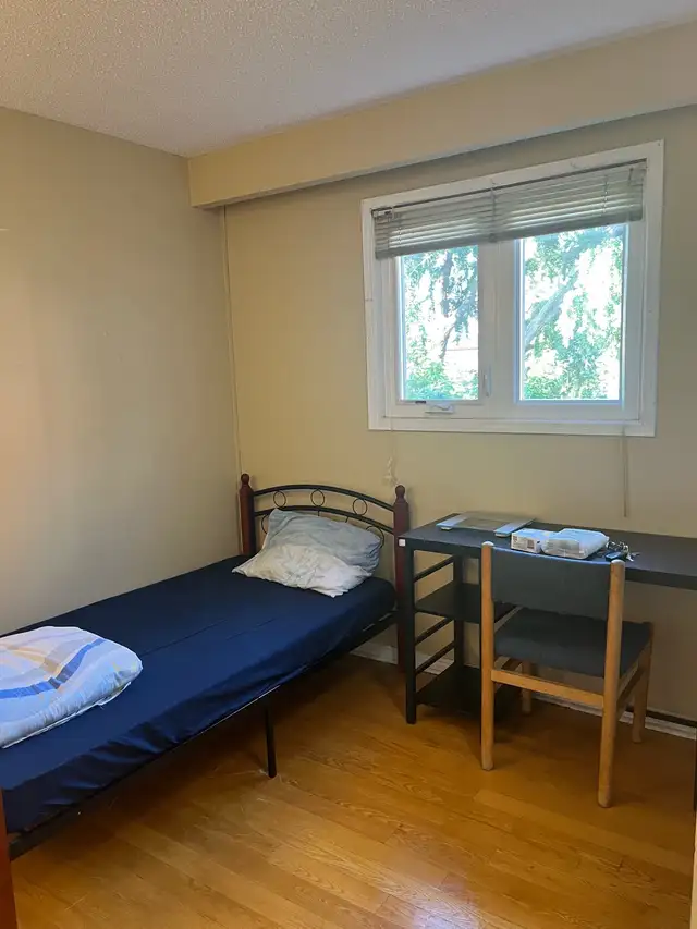 Spacious Room for Rent