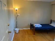 Spacious Room for Rent - Photo 4