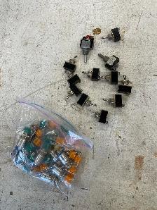 Assorted electronic parts. - Photo 2