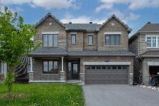 Spacious 4-Bedroom Family Home in Orléans , Double Garage