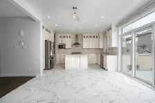 Spacious 4-Bedroom Family Home in Orléans , Double Garage - Photo 3