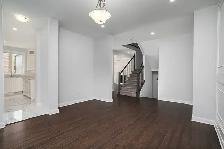 Spacious 4-Bedroom Family Home in Orléans , Double Garage - Photo 8