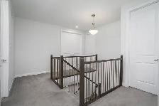 Spacious 4-Bedroom Family Home in Orléans , Double Garage - Photo 12