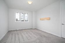 Spacious 4-Bedroom Family Home in Orléans , Double Garage - Photo 21