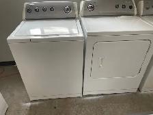 Laveuse sécheuse traditionnelles blanches Whirlpool
