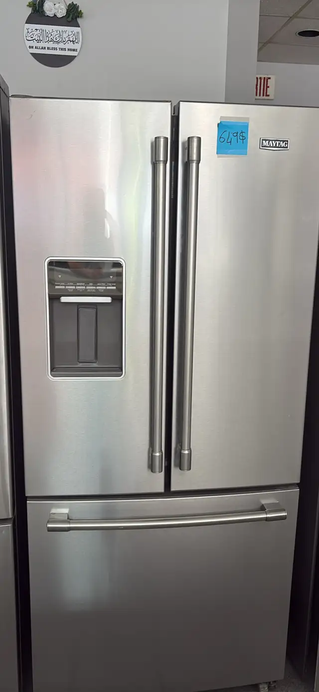 FRIGO STAINLESS MAYTAG & distributeur d’eau 30 po à 649$