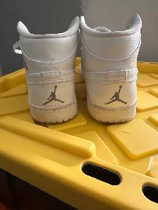 Nike Air Jordan 1 Mid White - Photo 3