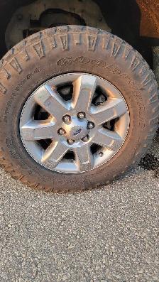 Saftied 2013 Ford F150 xlt 4x4 - Photo 9