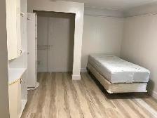 McMaster Males furnished house. 2of4 rms avail. INCL utilities - Photo 3