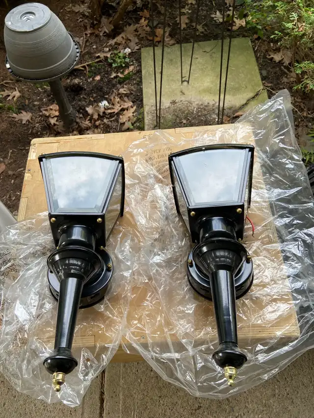 New - Outdoor lights