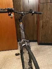Hybrid Bike 'Giant brand' Aluxx Sedona LX Front Suspension - Photo 2