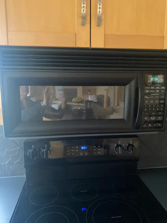 Whirlpool Gold Microwave/hoodfan combo
